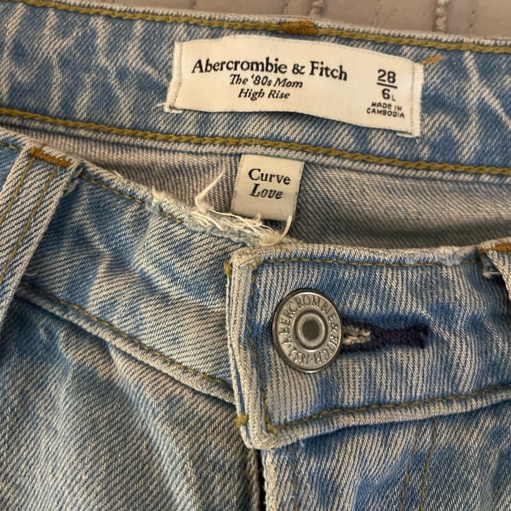 Abercrombie 80s High Rise Mom Jeans. Curve Love, 28 Long